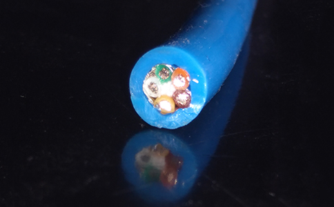 聚氨酯護套電纜具有很多優越的性能